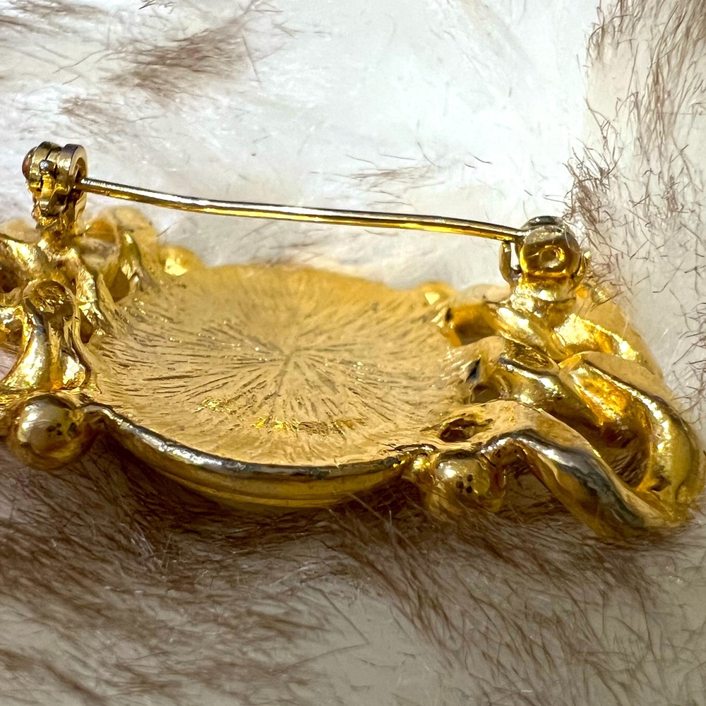 Pearl Brooch - Picture 5 of 7